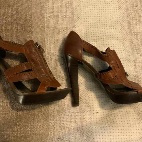 Jessica Simpson Heels - Picture 2 of 4